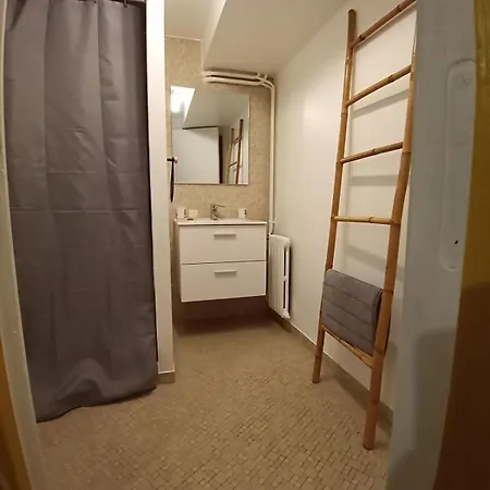 Appartement Privé Dans Maison Avec Parking Au Calme Coulaines