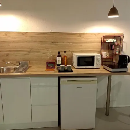 Appartement Privé Dans Maison Avec Parking Au Calme